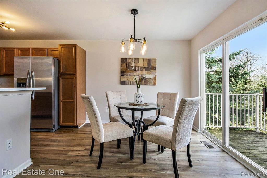 15211 CHESAPEAKE Circle, Walled Lake, MI 48390 — Photo 7