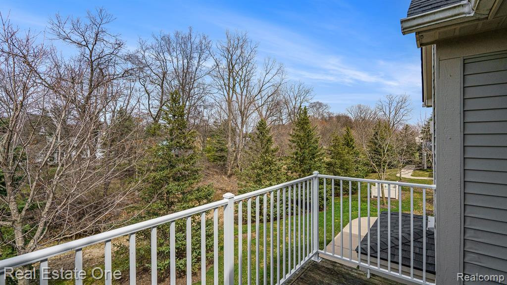15211 CHESAPEAKE Circle, Walled Lake, MI 48390 — Photo 20