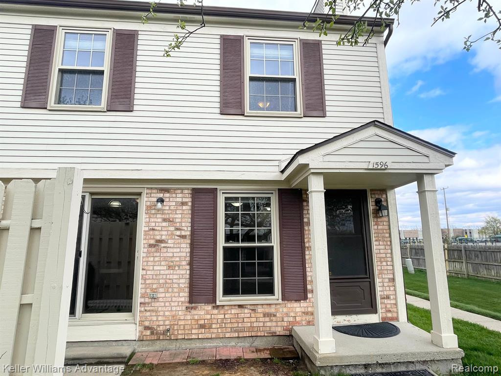 1596 Wimbledon Drive, Walled Lake, MI 48390 — front exterior