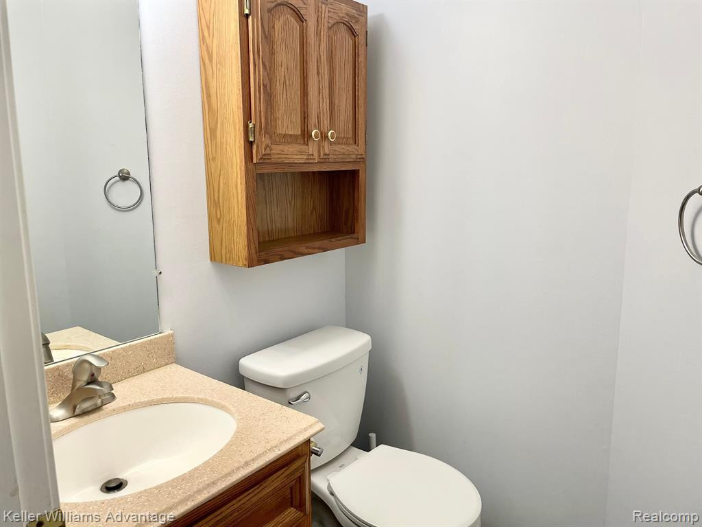 1596 Wimbledon Drive, Walled Lake, MI 48390 — Photo 8