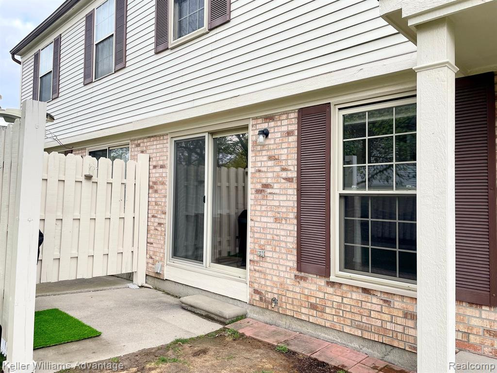 1596 Wimbledon Drive, Walled Lake, MI 48390 — Photo 20