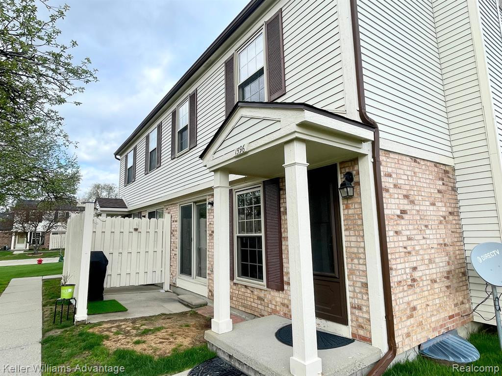 1596 Wimbledon Drive, Walled Lake, MI 48390 — Photo 22