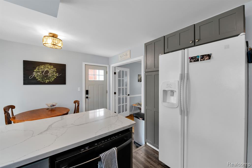 39521 CATHER Street, Canton, MI 48187 — Photo 5
