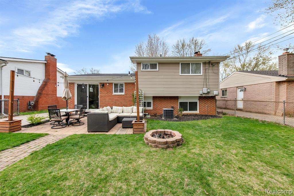 39521 CATHER Street, Canton, MI 48187 — Photo 16
