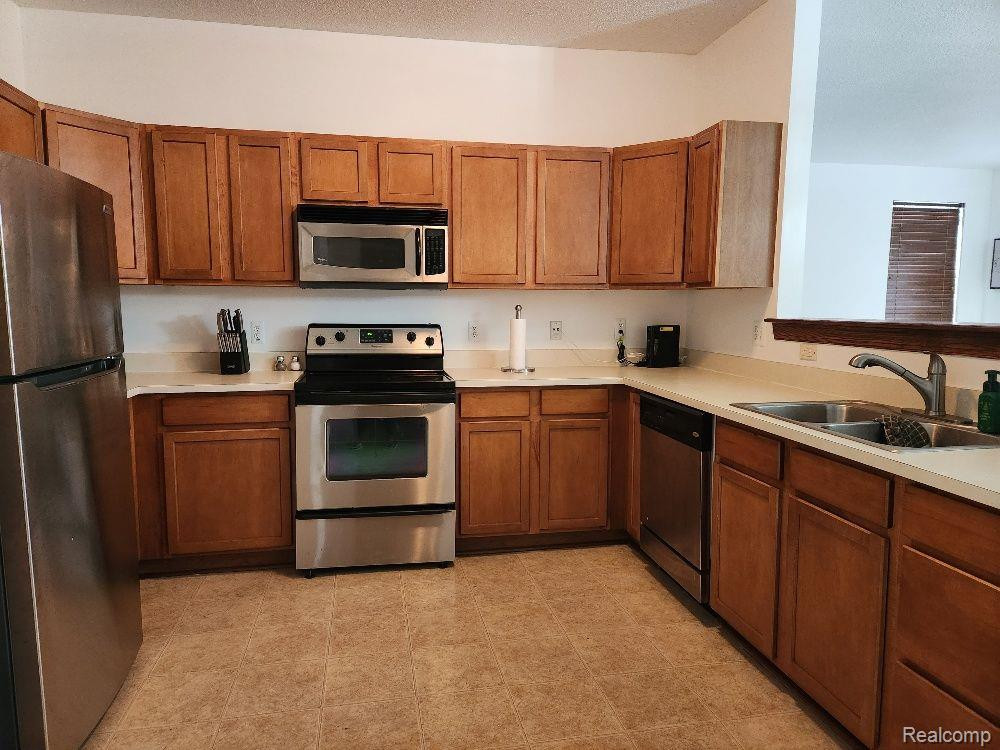 23370 SUNSET Road, 23, Taylor, MI 48180 — Photo 2