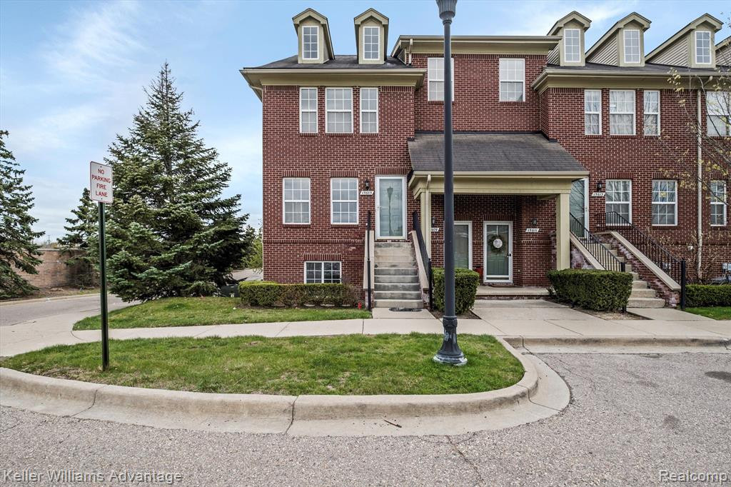 15605 STONE CROSSING Drive, Southfield, MI 48075 — Photo 2