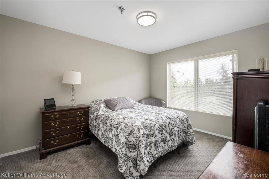 15605 STONE CROSSING Drive, Southfield, MI 48075 — Photo 8