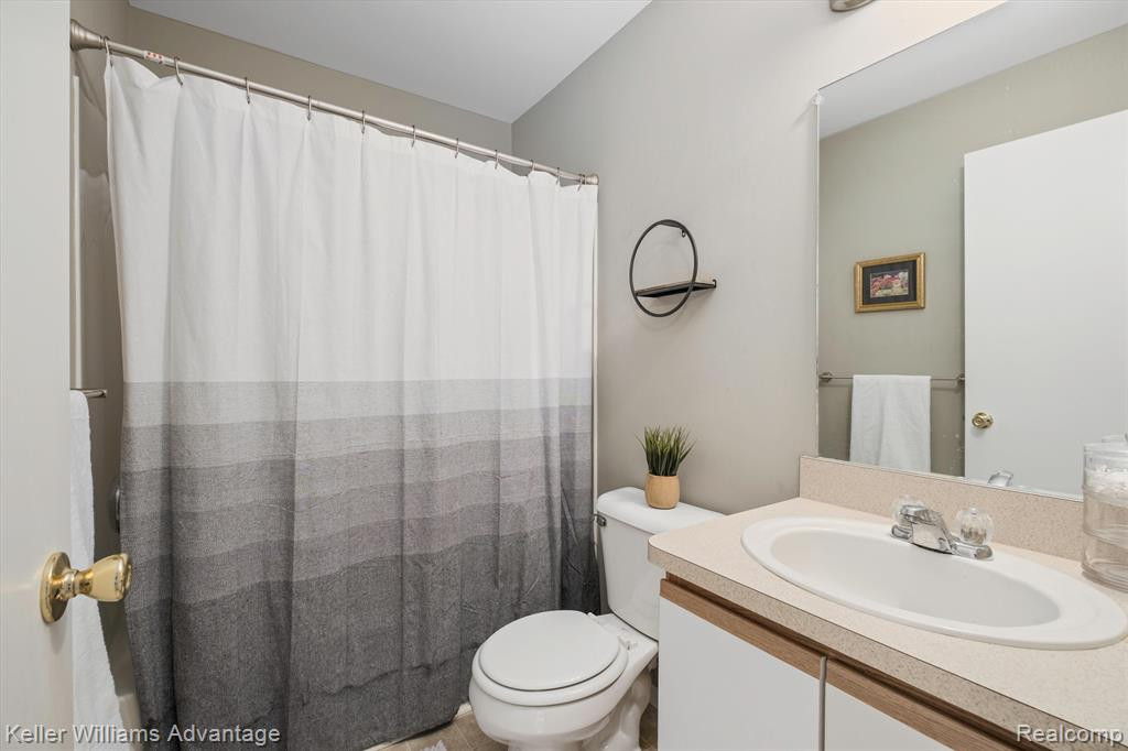 15605 STONE CROSSING Drive, Southfield, MI 48075 — Photo 12