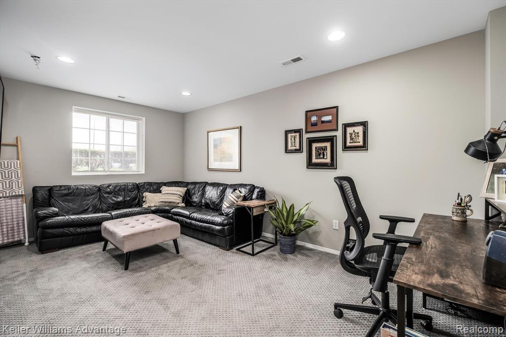 15605 STONE CROSSING Drive, Southfield, MI 48075 — Photo 14