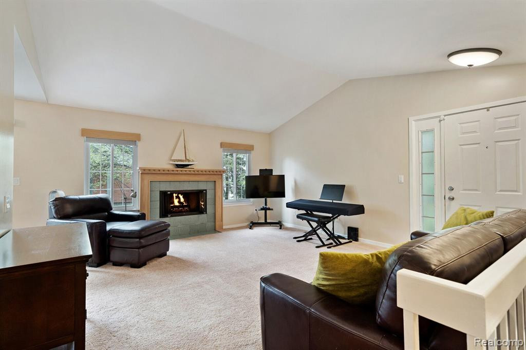 519 WINWOOD Circle, Walled Lake, MI 48390 — Photo 5