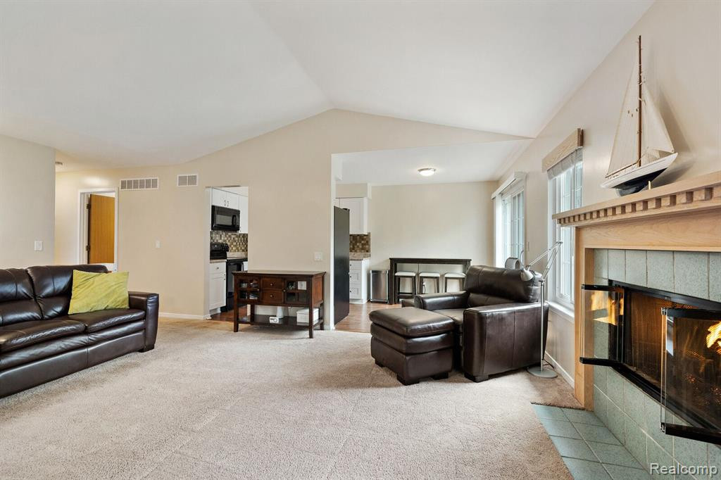 519 WINWOOD Circle, Walled Lake, MI 48390 — Photo 7