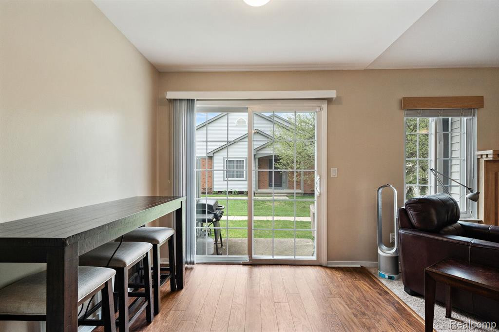 519 WINWOOD Circle, Walled Lake, MI 48390 — Photo 10