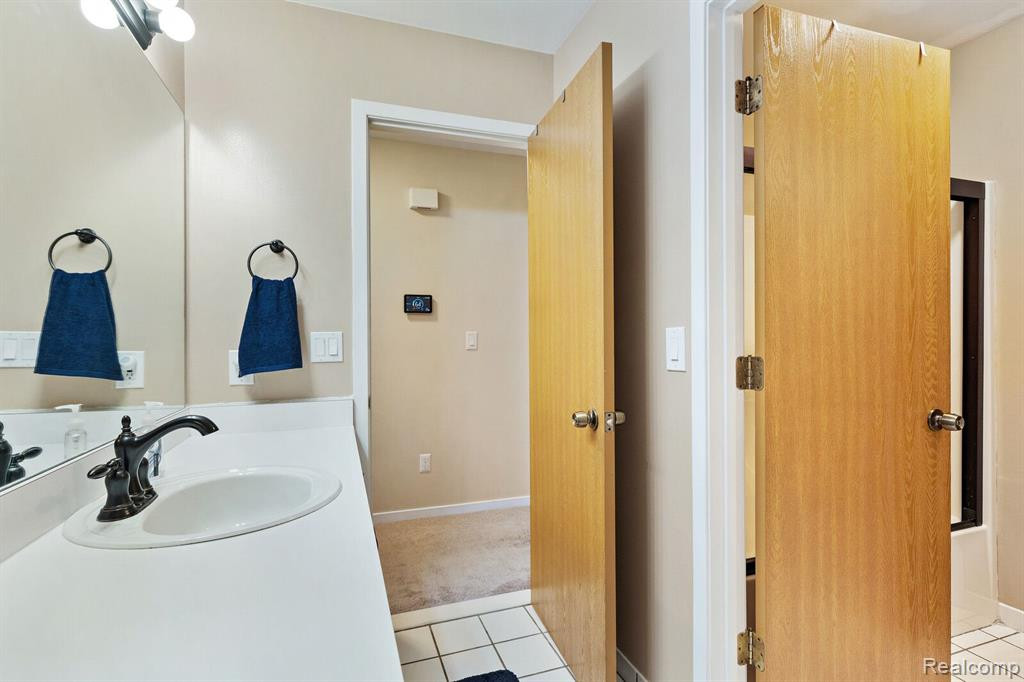 519 WINWOOD Circle, Walled Lake, MI 48390 — Photo 18