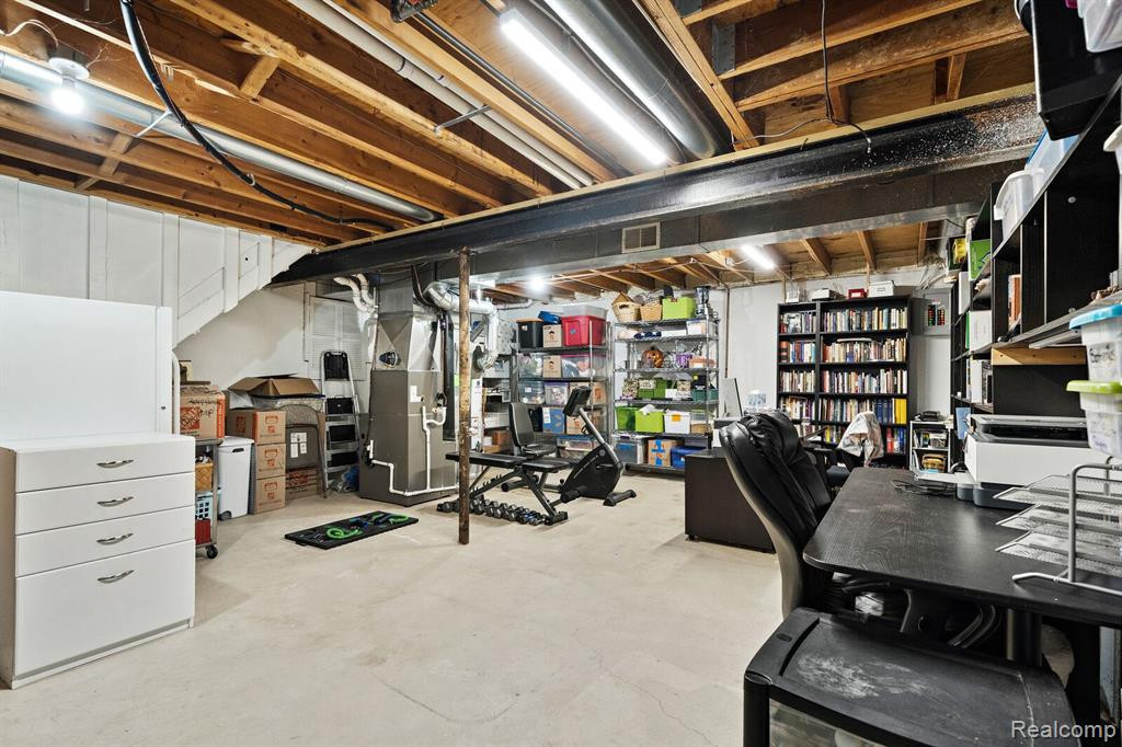 519 WINWOOD Circle, Walled Lake, MI 48390 — Photo 22