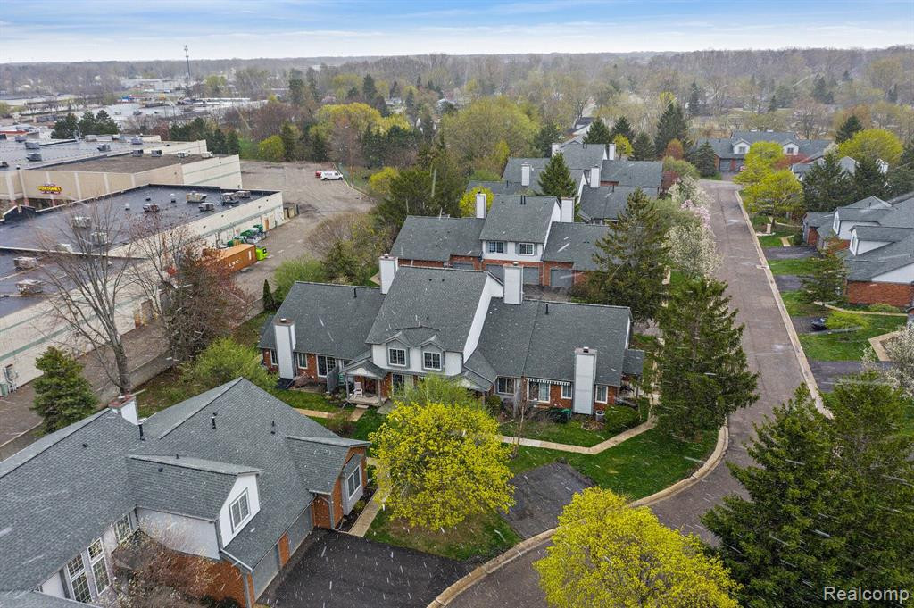 519 WINWOOD Circle, Walled Lake, MI 48390 — Photo 26
