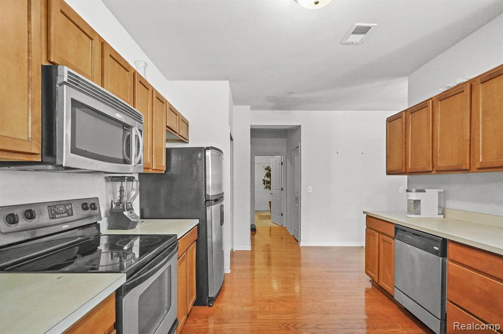 29031 Cullen Drive, Romulus, MI 48174 — Photo 7