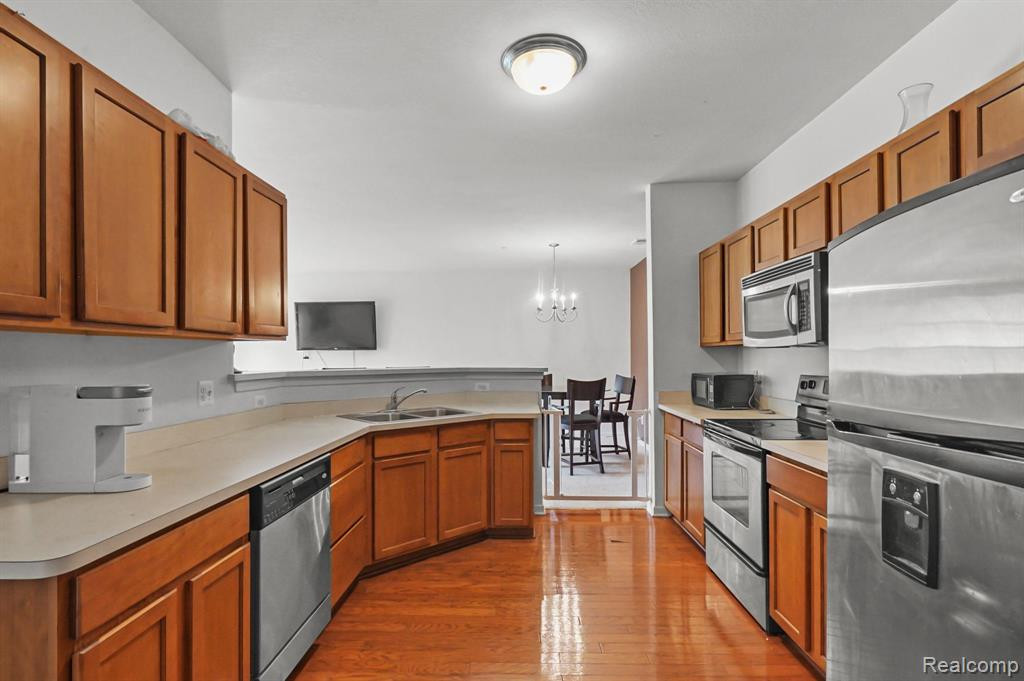 29031 Cullen Drive, Romulus, MI 48174 — Photo 10