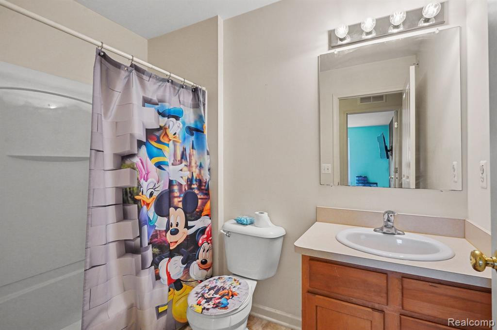 29031 Cullen Drive, Romulus, MI 48174 — Photo 16