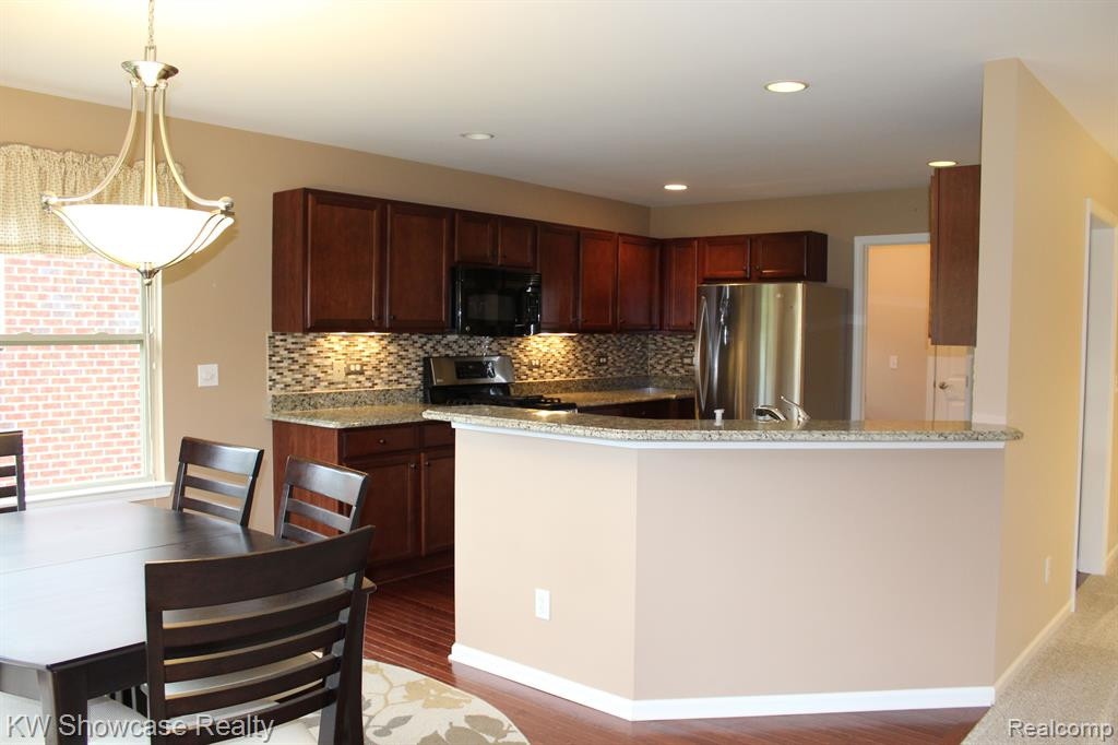 2244 BRIGANTINE, Commerce Twp, MI 48382 — Photo 12