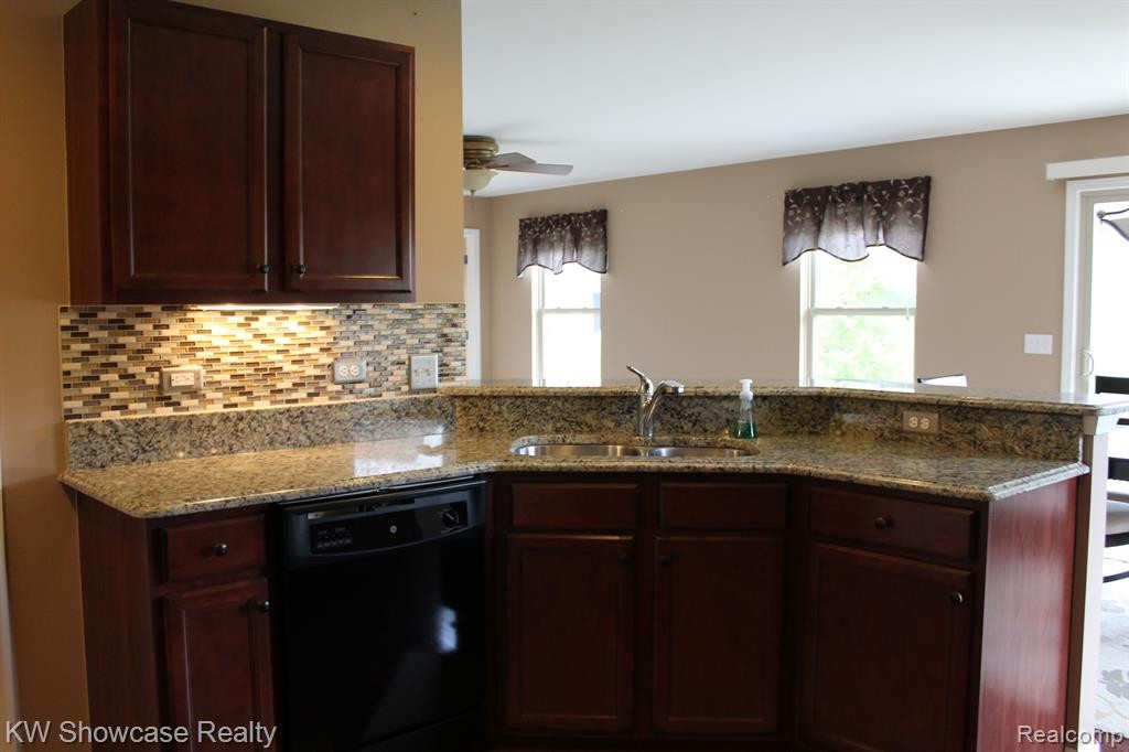 2244 BRIGANTINE, Commerce Twp, MI 48382 — Photo 16