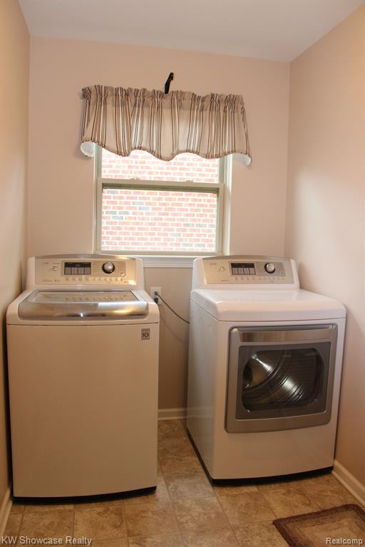 2244 BRIGANTINE, Commerce Twp, MI 48382 — Photo 17