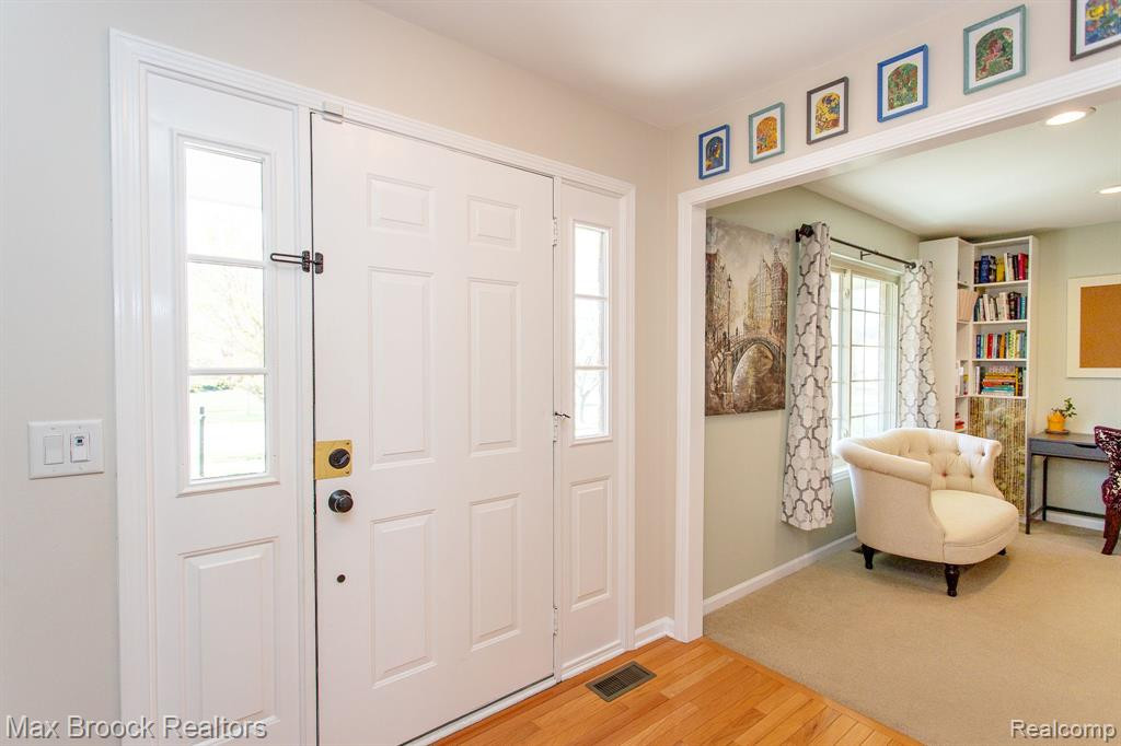 5778 CEDAR RIDGE Drive, Ann Arbor, MI 48103 — Photo 6