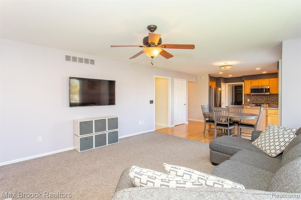 5778 CEDAR RIDGE Drive, Ann Arbor, MI 48103 — Photo 22