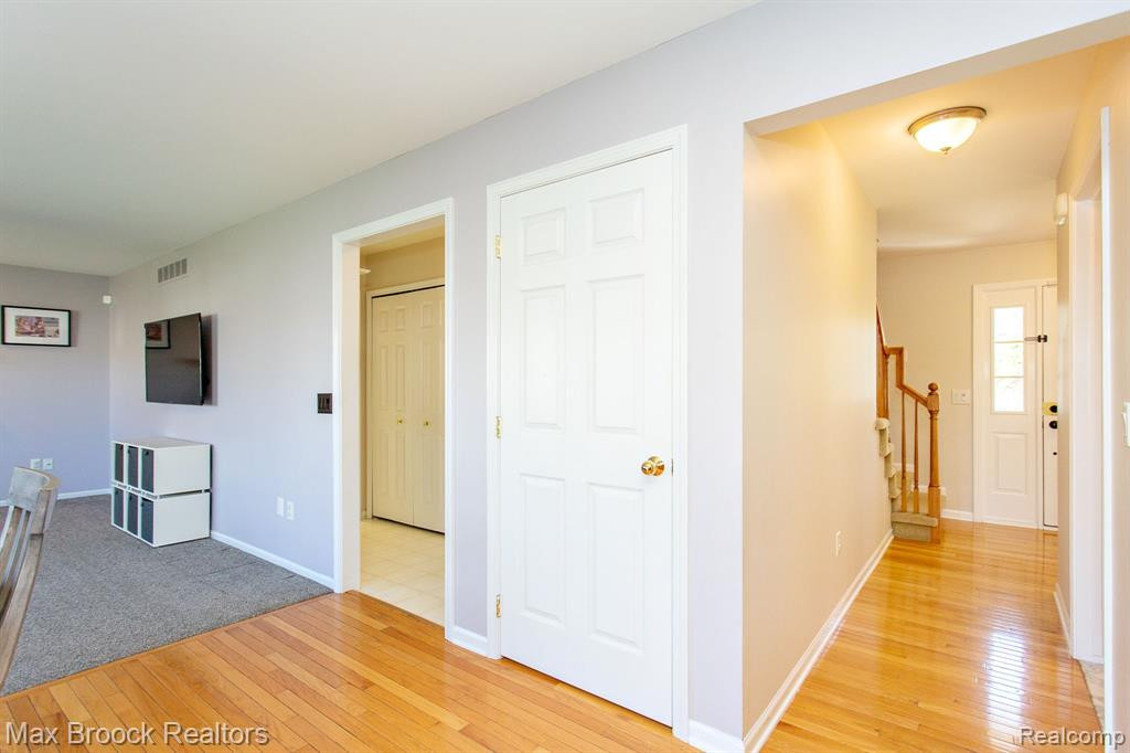 5778 CEDAR RIDGE Drive, Ann Arbor, MI 48103 — Photo 26