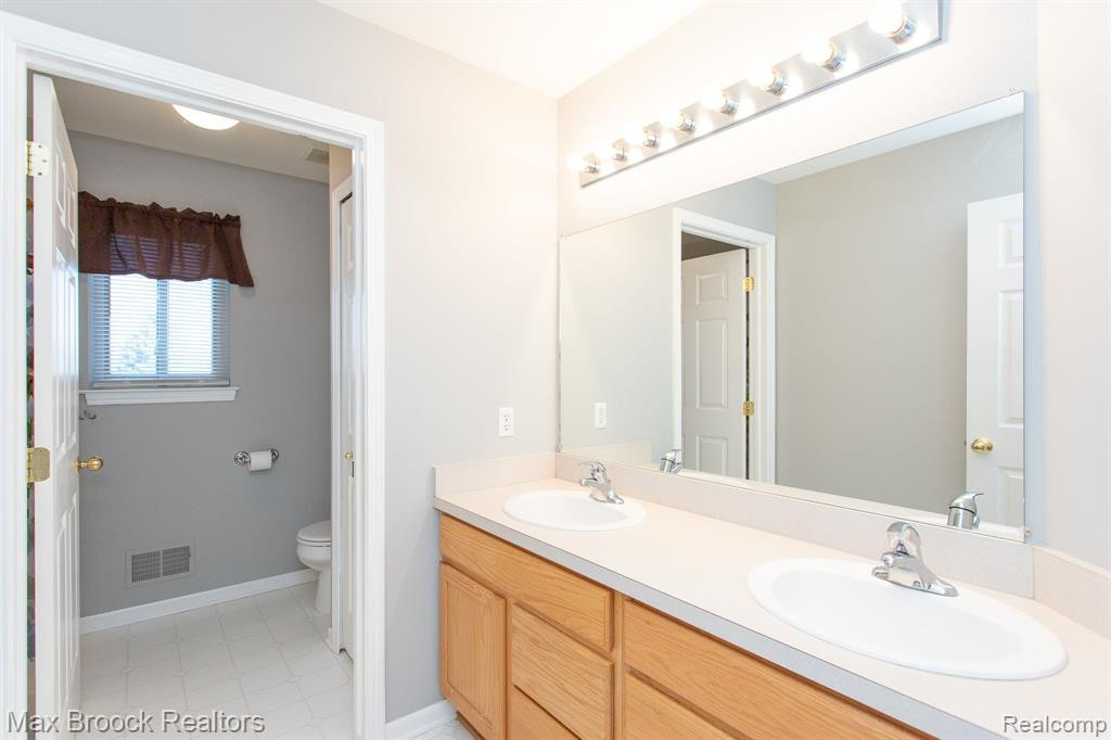 5778 CEDAR RIDGE Drive, Ann Arbor, MI 48103 — Photo 37