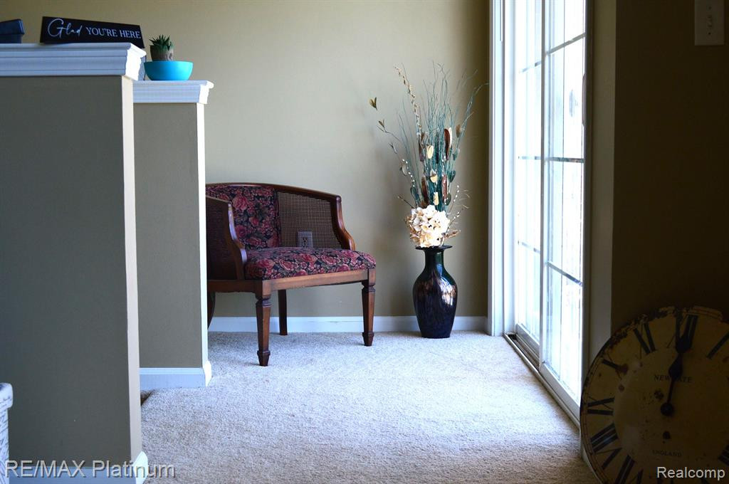 1090 SHIAWASSEE Circle, Howell, MI 48843 — Photo 7