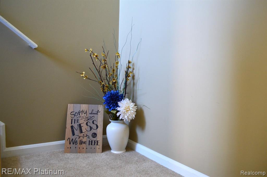 1090 SHIAWASSEE Circle, Howell, MI 48843 — Photo 16