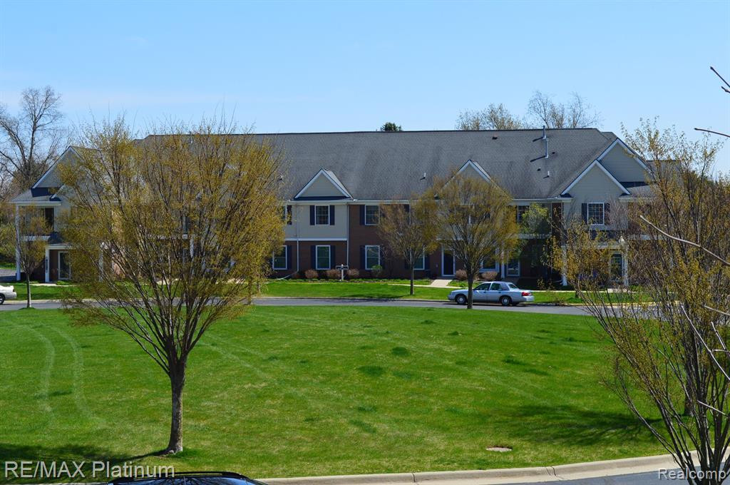 1090 SHIAWASSEE Circle, Howell, MI 48843 — Photo 19