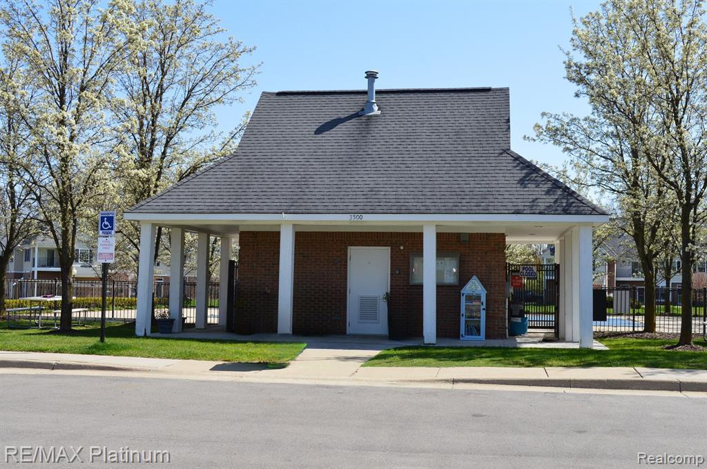 1090 SHIAWASSEE Circle, Howell, MI 48843 — Photo 22
