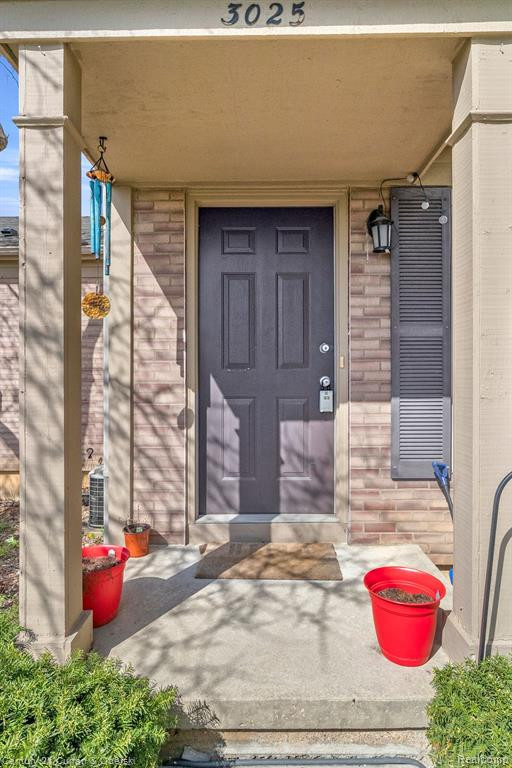 3025 FOREST CREEK, Ann Arbor, MI 48108 — Photo 2
