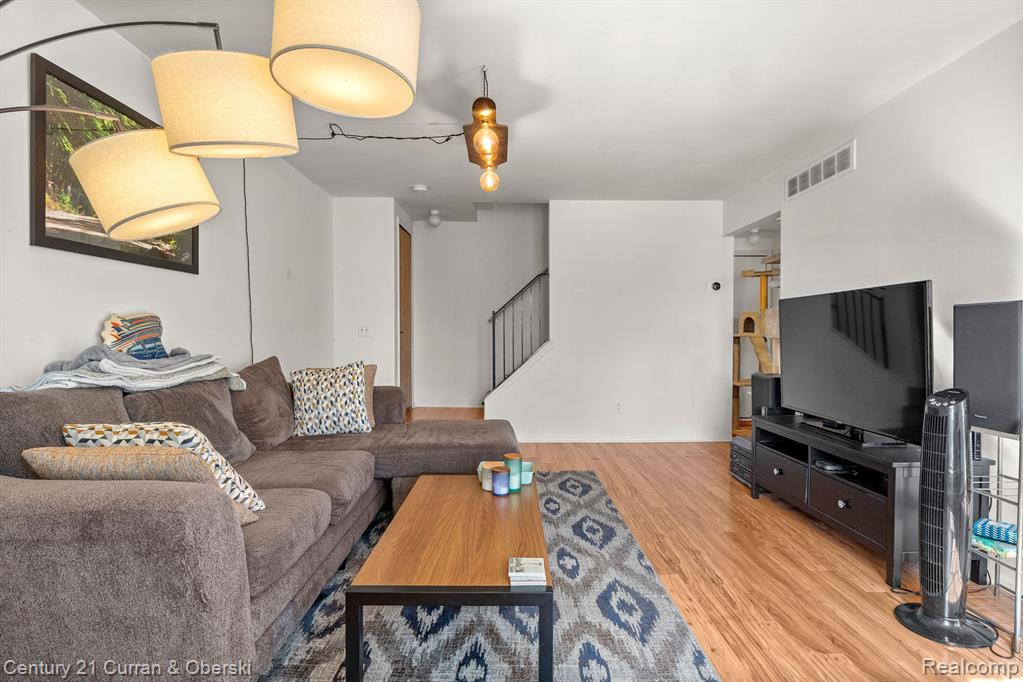 3025 FOREST CREEK, Ann Arbor, MI 48108 — Photo 4