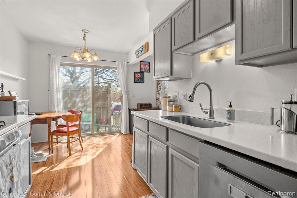 3025 FOREST CREEK, Ann Arbor, MI 48108 — Photo 5