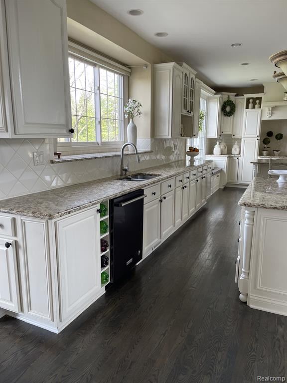 48984 KENNESAW, Canton, MI 48187 — Photo 5