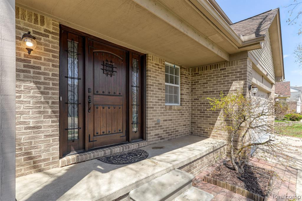 2842 RIVER MEADOW Circle, Canton, MI 48188 — Photo 2