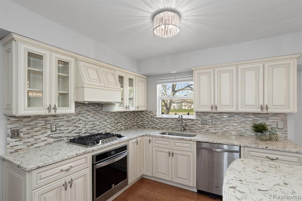 2842 RIVER MEADOW Circle, Canton, MI 48188 — Photo 3