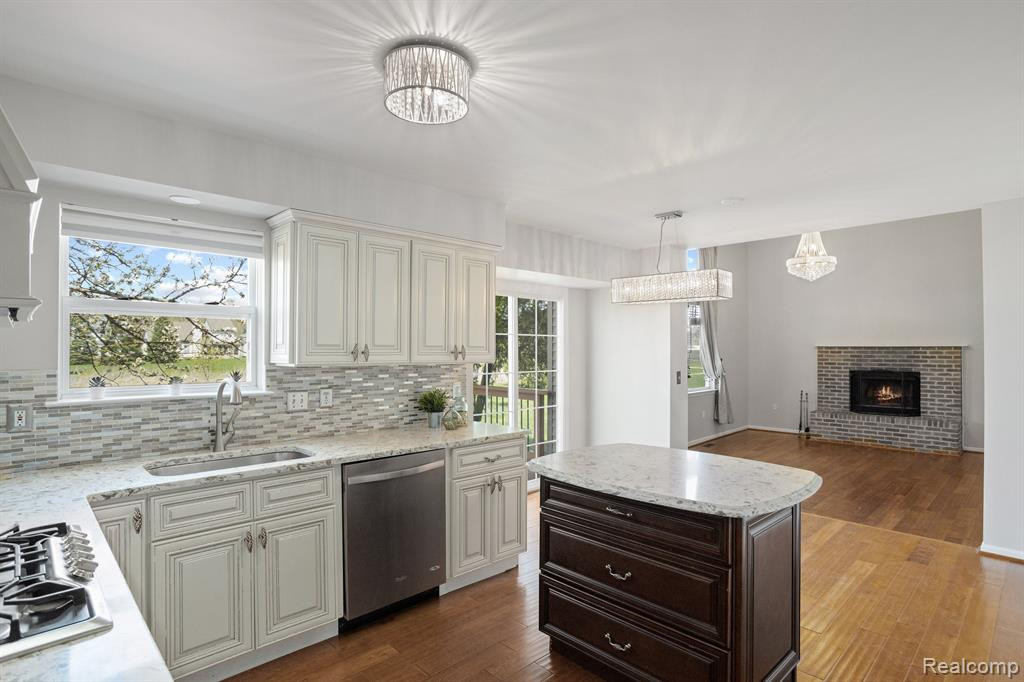 2842 RIVER MEADOW Circle, Canton, MI 48188 — Photo 4