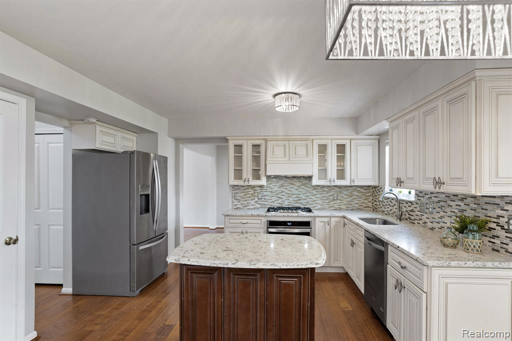 2842 RIVER MEADOW Circle, Canton, MI 48188 — Photo 5