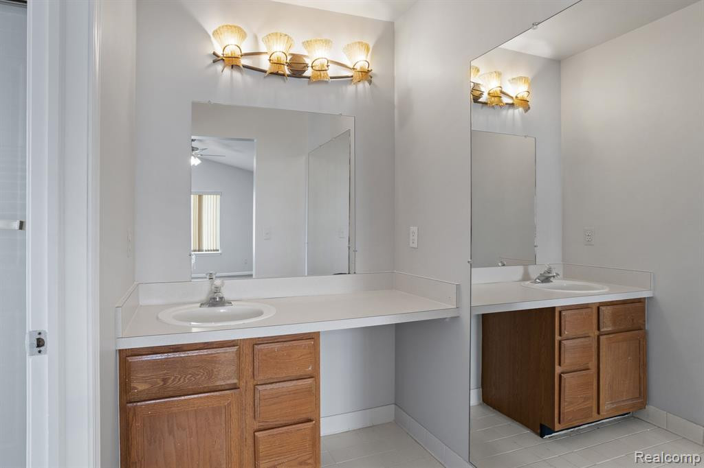 2842 RIVER MEADOW Circle, Canton, MI 48188 — Photo 19