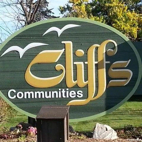 804 CLIFFS Drive, 305F, Ypsilanti, MI 48198 — front exterior