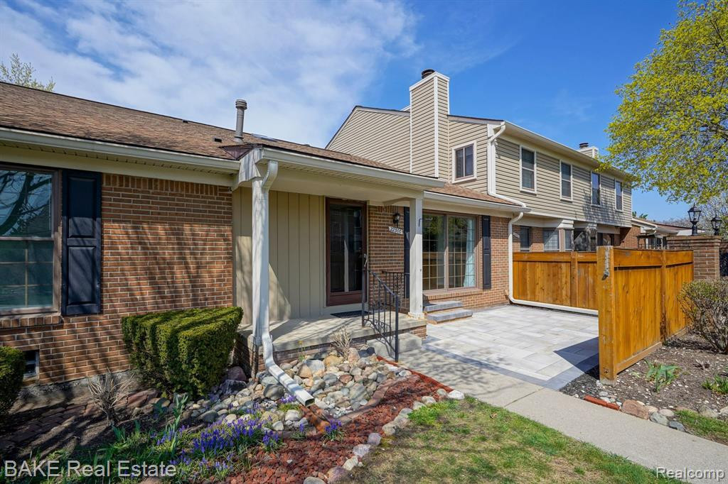 22300 PONDVIEW Drive, Novi, MI — Photo 3