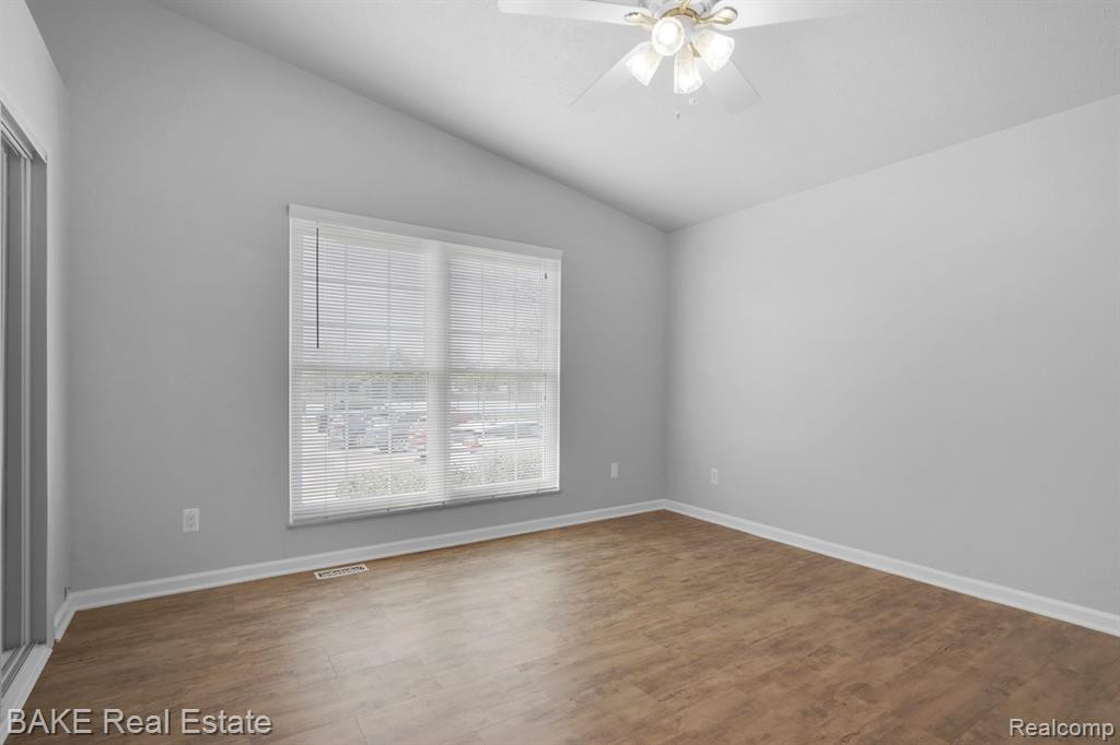 22300 PONDVIEW Drive, Novi, MI — Photo 12