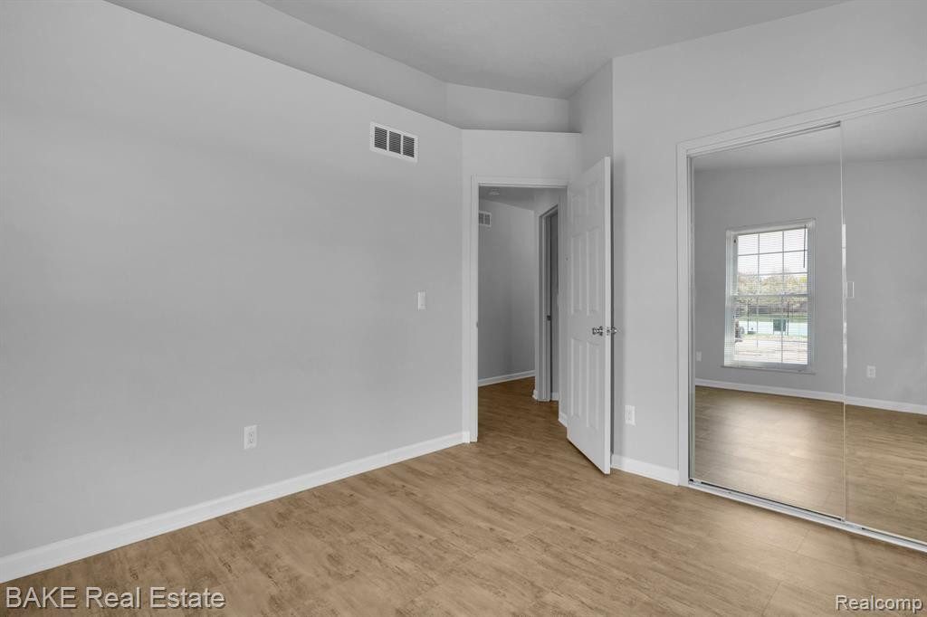 22300 PONDVIEW Drive, Novi, MI — Photo 15