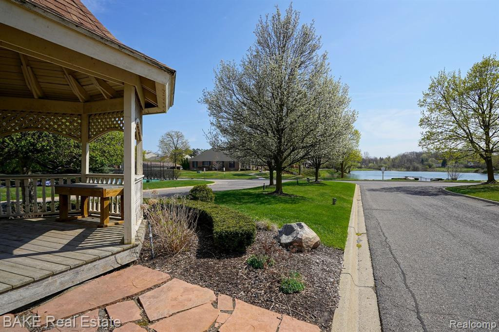 22300 PONDVIEW Drive, Novi, MI — Photo 29