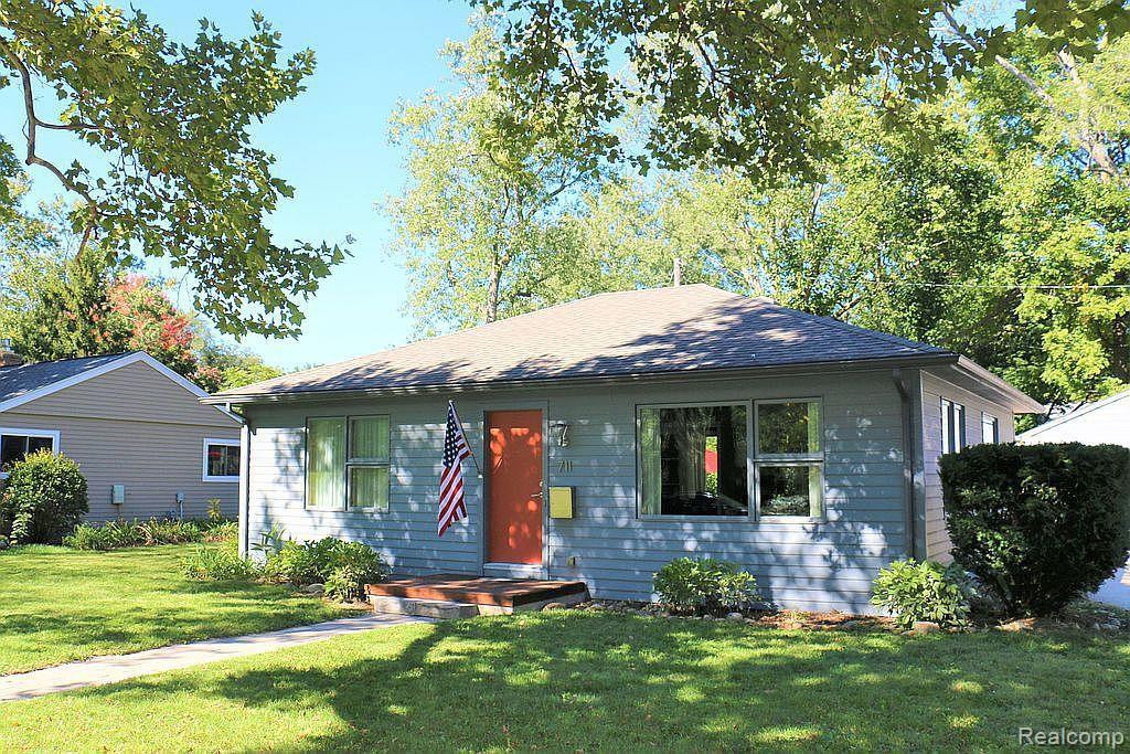 711 ARGO Drive, Ann Arbor, MI 48105 — front exterior