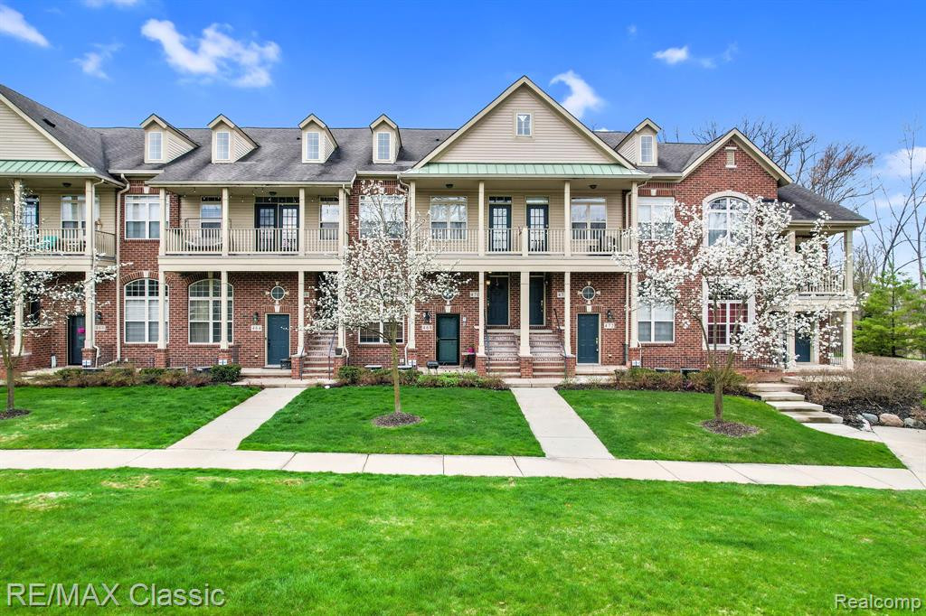 468 OLD PINE Way, Walled Lake, MI 48390 — Photo 4