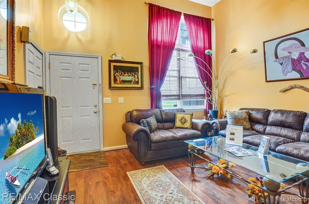 468 OLD PINE Way, Walled Lake, MI 48390 — Photo 12